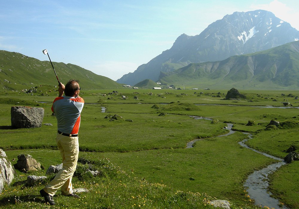 Wo der Golfball schneller fliegt