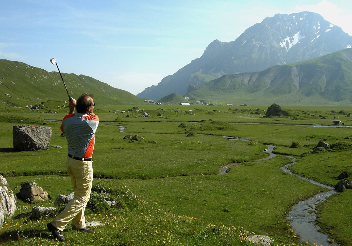 Wo der Golfball schneller fliegt